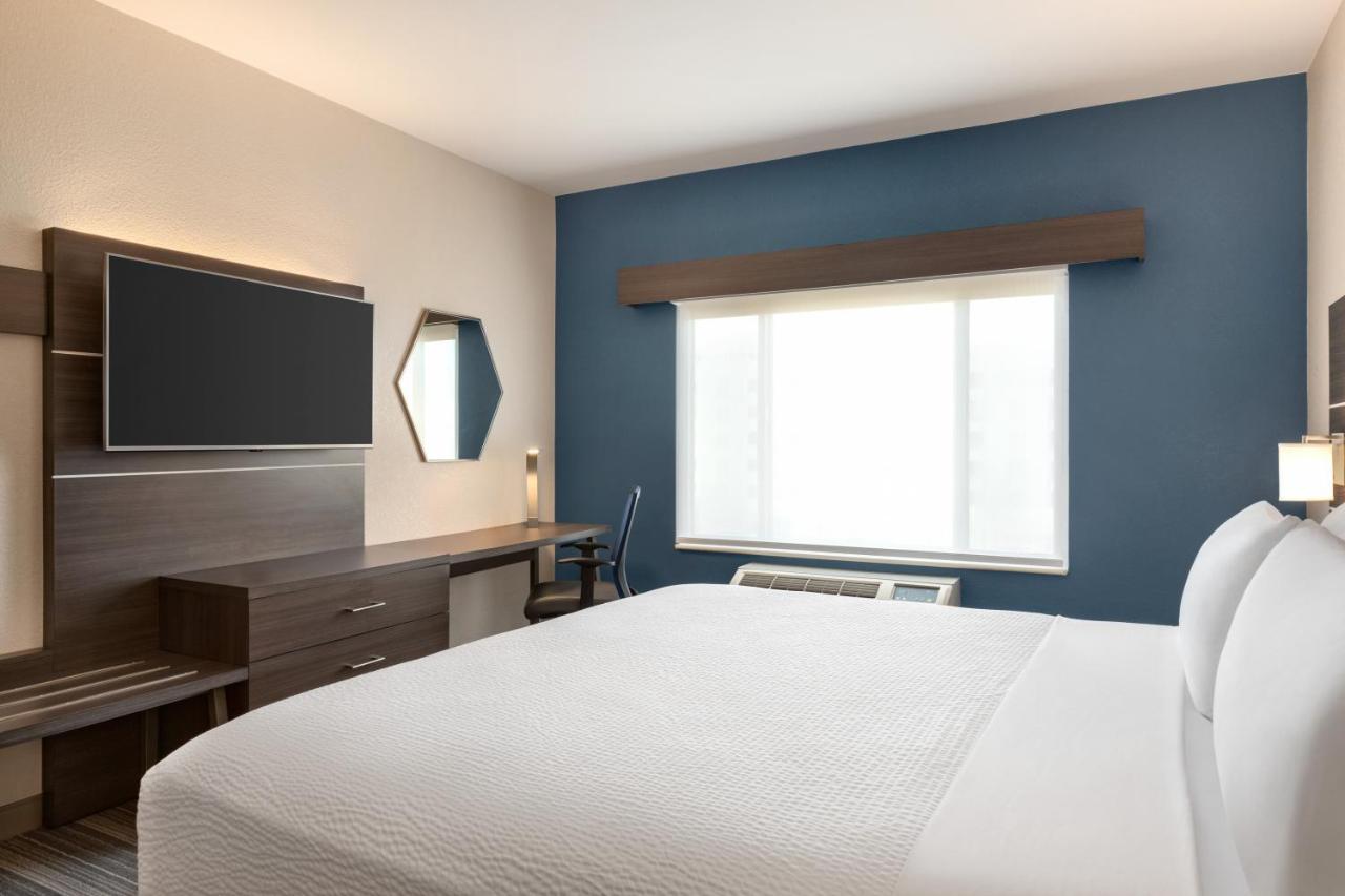 Holiday Inn Express & Suites Denver Airport By Ihg Bagian luar foto