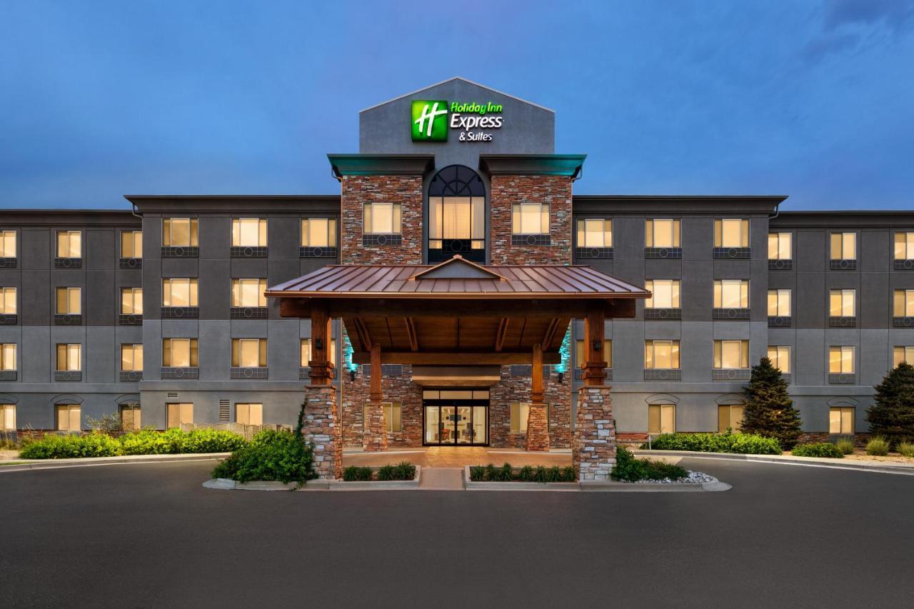 Holiday Inn Express & Suites Denver Airport By Ihg Bagian luar foto