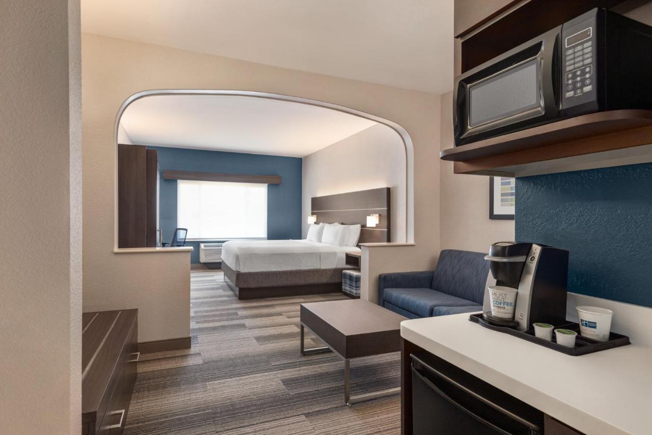 Holiday Inn Express & Suites Denver Airport By Ihg Bagian luar foto